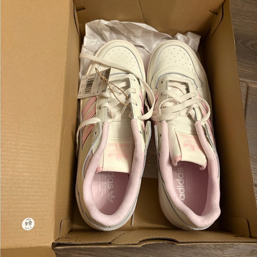 Adidas Forum Low White and Light Pink Shoes - Picture 4 of 5